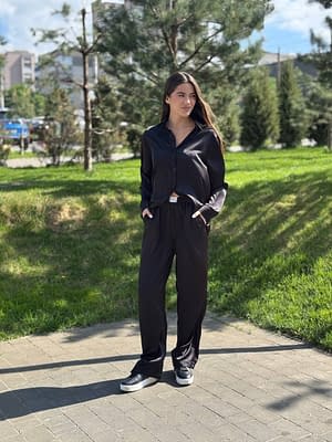Жіночий прогулянковий костюм шовк чорний
